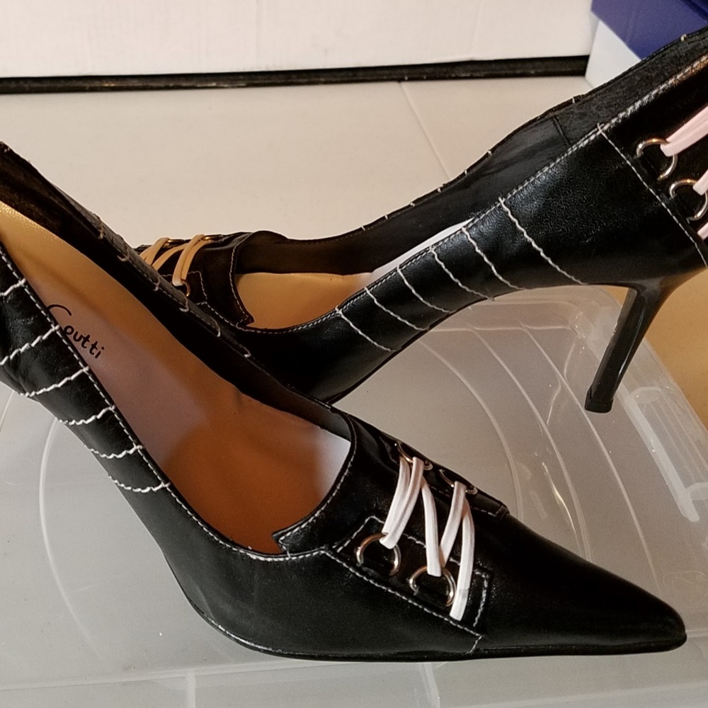Black Rafaella Coutti Shoes-Size 9